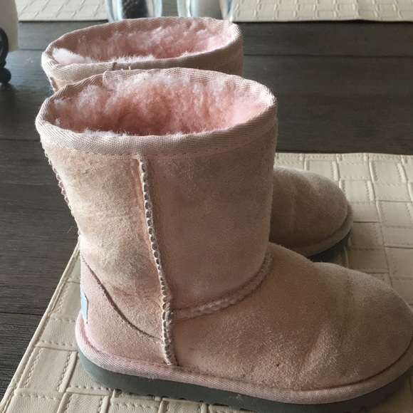 Toddler light pink Uggs size 9 - Picture 4 of 8